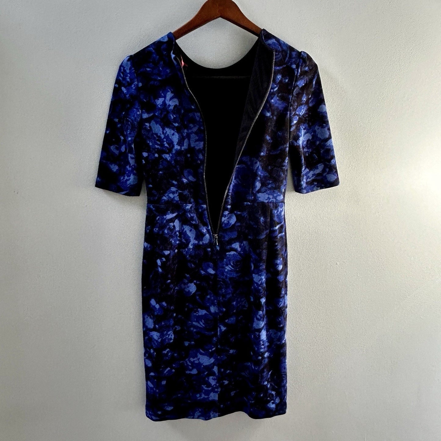 Betsey Johnson Blue Floral Sheath Dress, Knee Length, Size 2