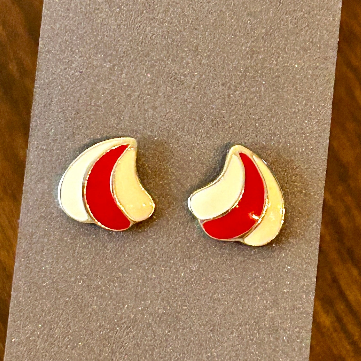 Vintage Mod Enamel Stud Earrings Red & White Swirl Geometric