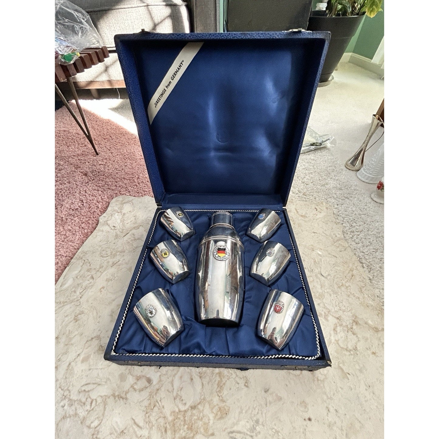 German City Crest Metal Bar Set Silver Cocktail Shaker & 6 Glasses Collectible