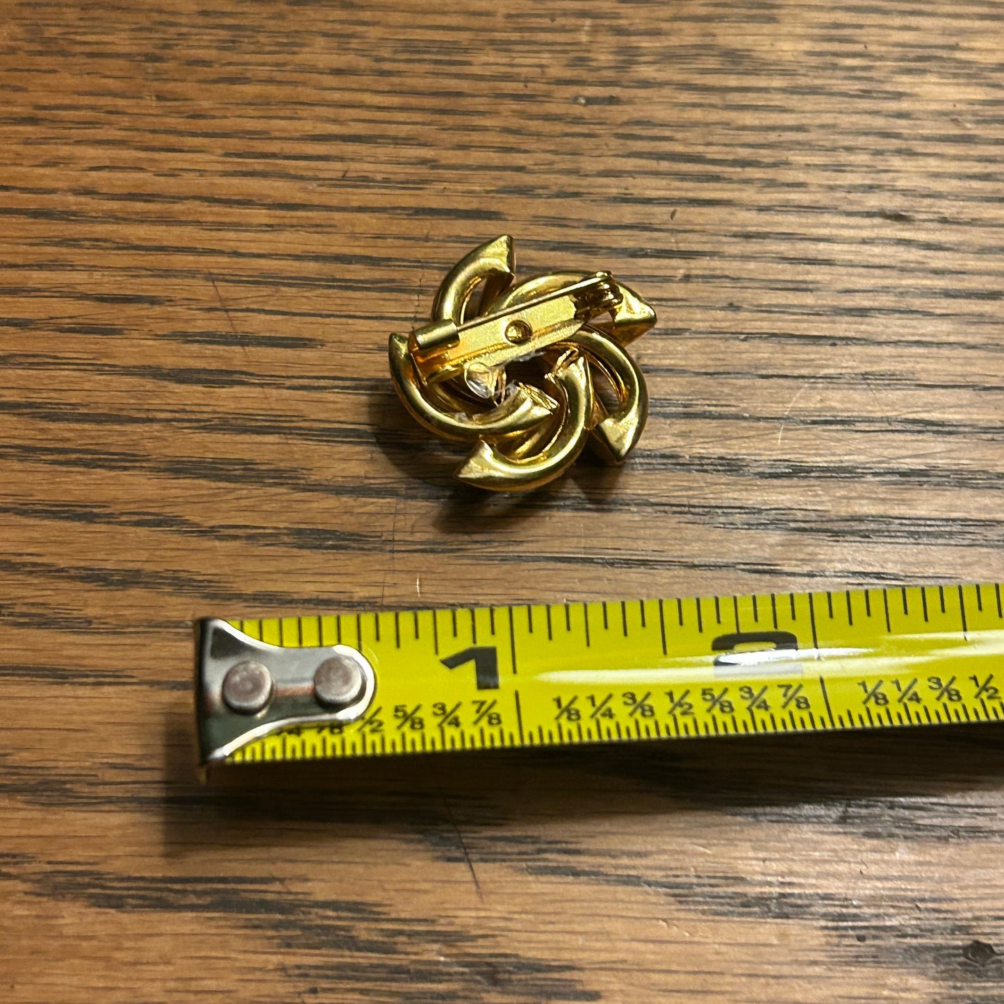 Vintage Gold Tone Twisted Knot Brooch Pin 1in 1980s 1990s Bar Pin