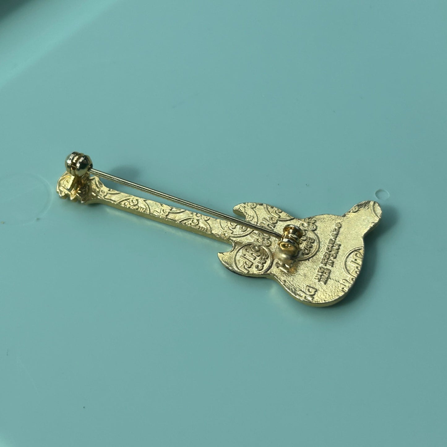 Vintage Hard Rock Cafe Nashville Guitar Pin Brooch Collectible Music Memorabilia
