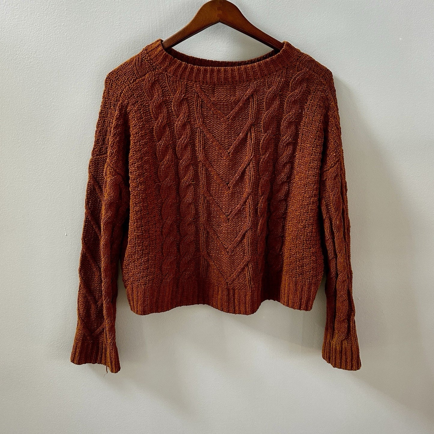 Pink Rose Brown Cable-Knit Pullover Sweater Crew Neck 100% Polyester Size L