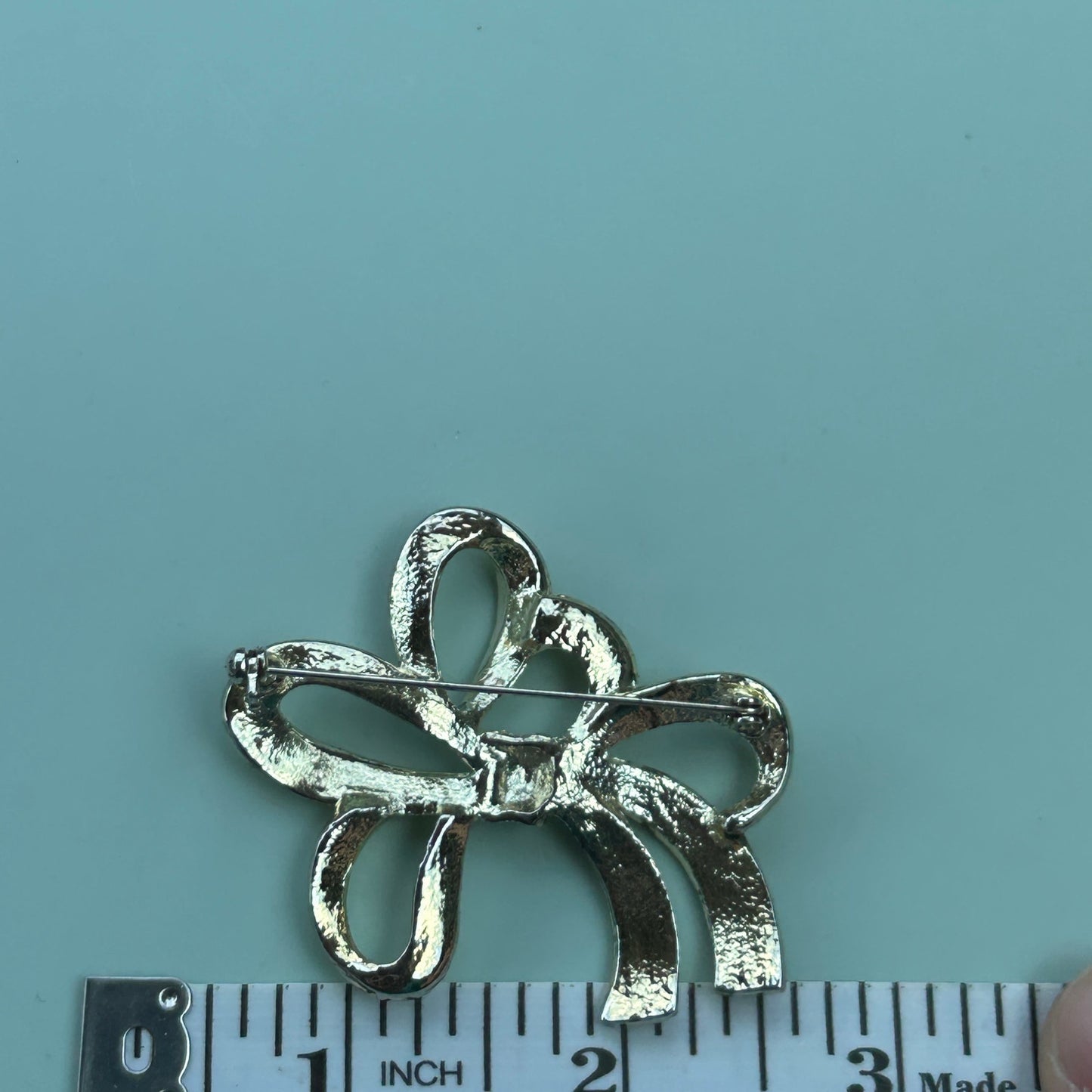 Vintage Silver Tone Ribbon Bow Brooch Polished Fluid Design Statement Pin