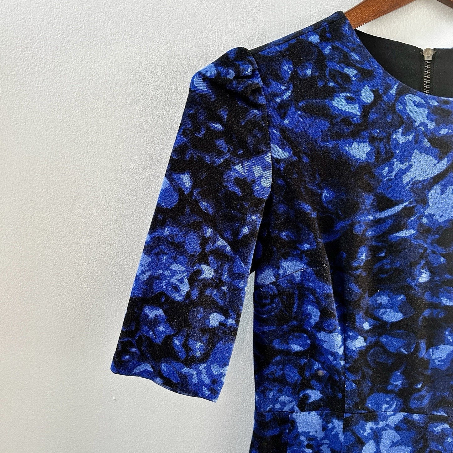 Betsey Johnson Blue Floral Sheath Dress, Knee Length, Size 2