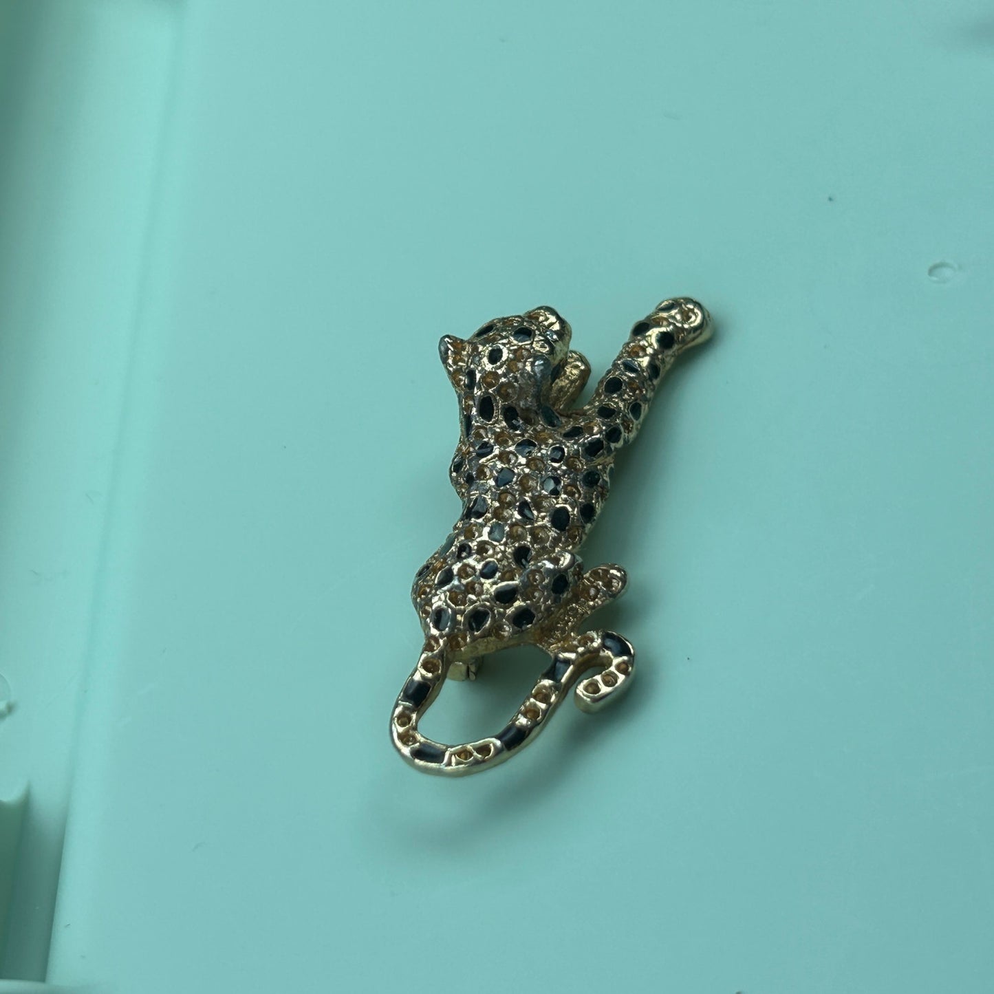Vintage Gold Tone & Black Enamel Leopard Brooch - Prowling Cheetah Panther Pin
