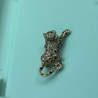 Vintage Gold Tone & Black Enamel Leopard Brooch - Prowling Cheetah Panther Pin