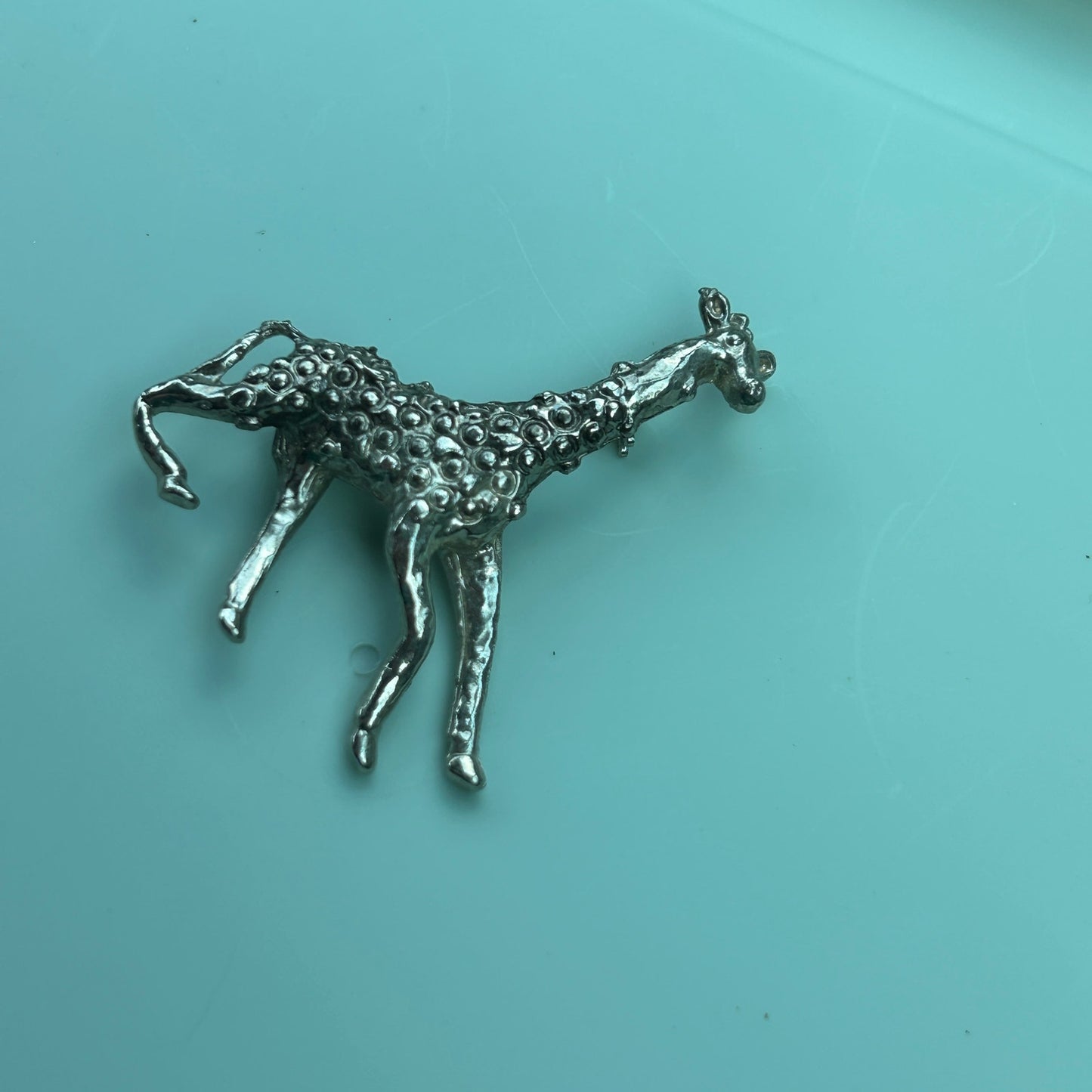 Vintage Silver Tone Textured Giraffe Brooch - Mid-Century Animal Safari Pin