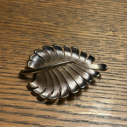 Vintage Mid-Century Leaf Brooch Silver Gold Tone Brushed Metal Pin 1950s 1960s
